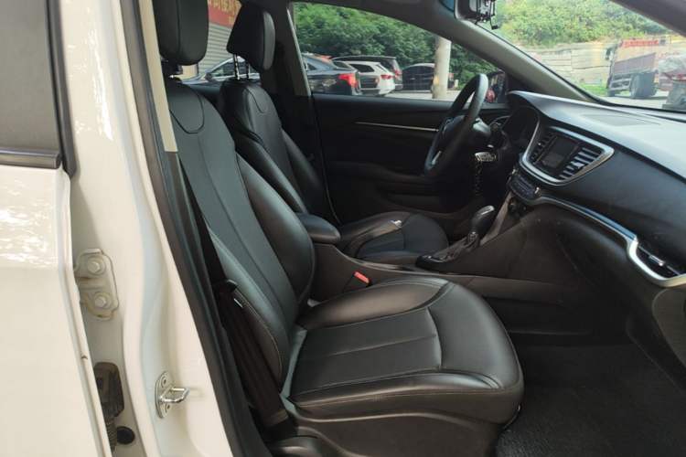 Used Buick GT 2021 Revised Version 1.3T Automatic Mild Hybrid Elite Edition Right Front Seat