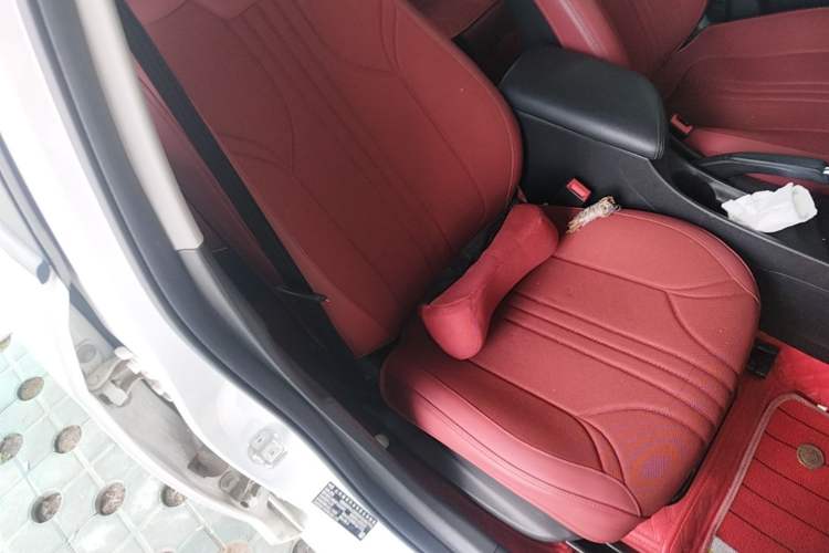 Used Buick GT 2021 1.3T Automatic Mild Hybrid Elite Version Right Front Seat