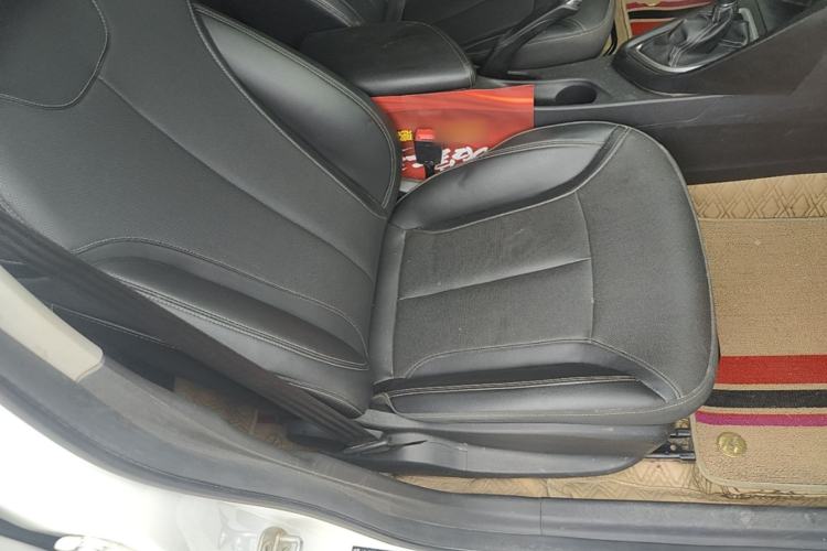 Used Buick GT 2021 1.3T Automatic Mild Hybrid Elite Version Right Front Seat