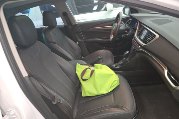 Used Buick GT 2021 Revised Version 1.3T Automatic Mild Hybrid Elite Edition Right Front Seat