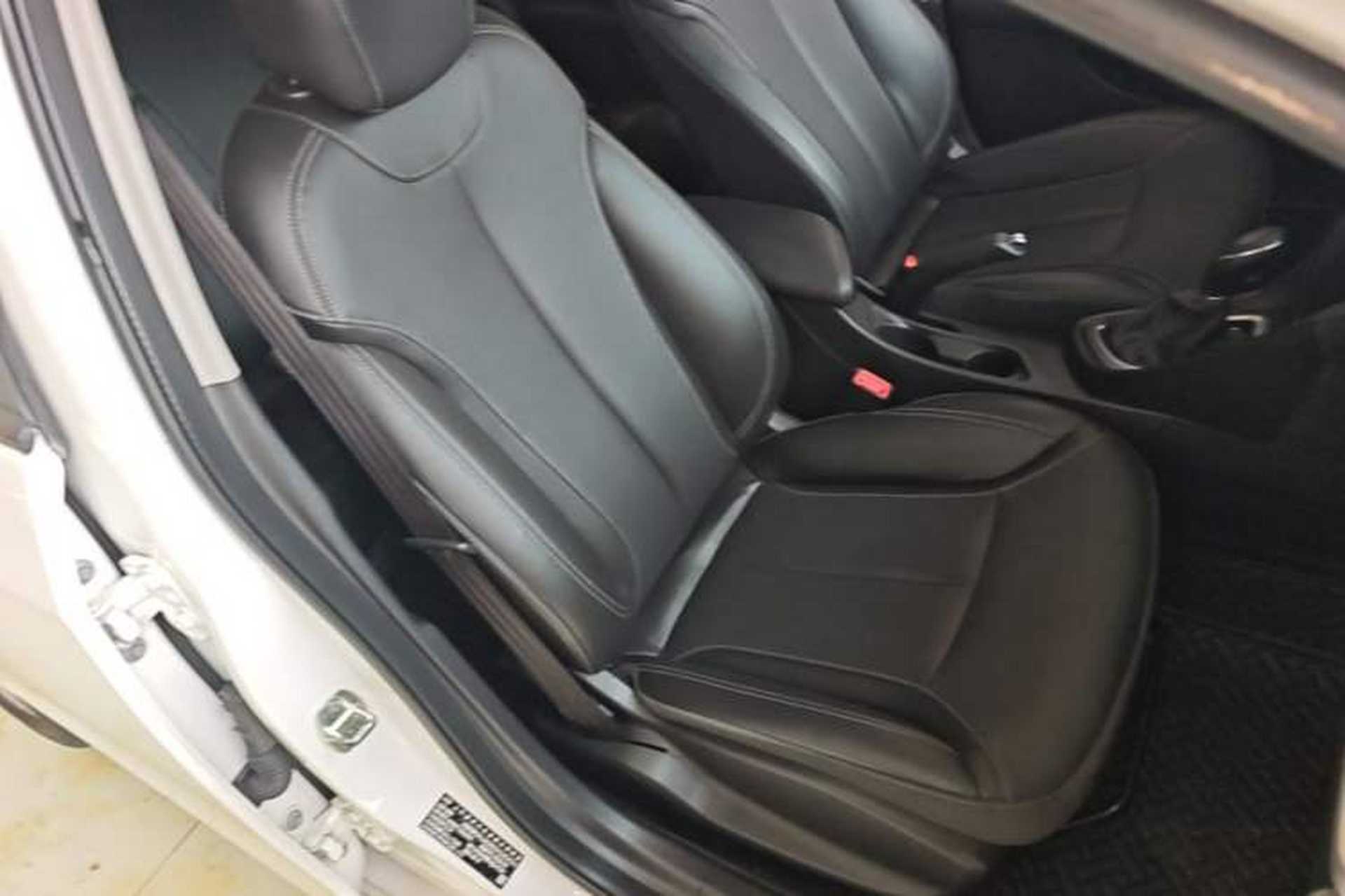 Used Buick GT 2021 1.3T Automatic Mild Hybrid Elite Version Right Front Seat