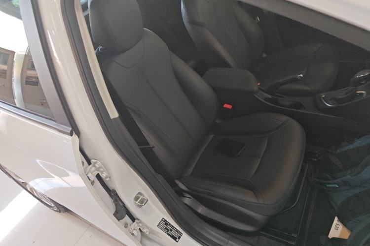 Used Buick GT 2021 Revised Version Flagship 1.5L Automatic Elite Edition Right Front Seat