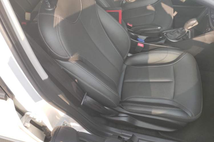 Used Buick GT 2021 Revised Version 1.3T Automatic Mild Hybrid Elite Edition Right Front Seat