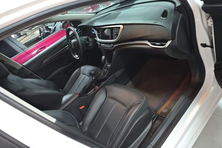 Used Buick GT 2021 Revised Version Flagship 1.5L Automatic Entry-Level Trim Right Front Seat