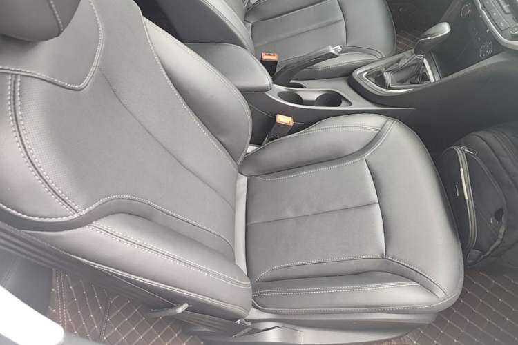 Used Buick GT 2021 Revised Version Flagship 1.5L Automatic Entry-Level Trim Right Front Seat