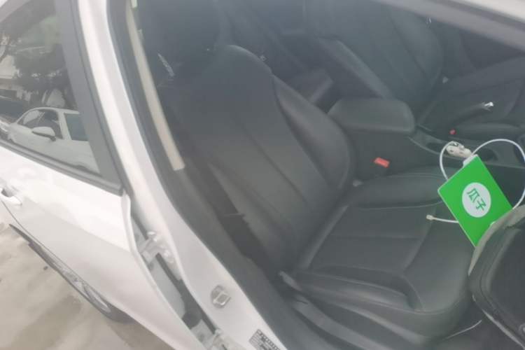 Used Buick GT 2021 Revised Version 1.3T Automatic Mild Hybrid Elite Edition Right Front Seat