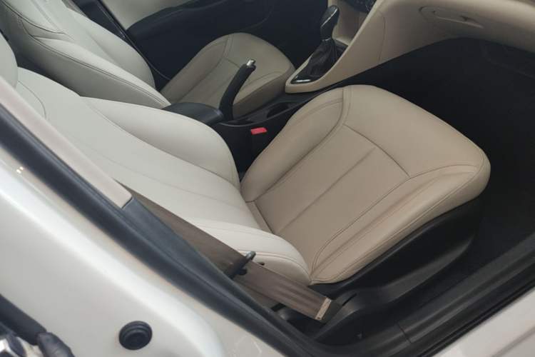 Used Buick GT 2021 Exemplar 1.5L Automatic Elite Version Right Front Seat
