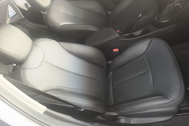 Used Buick GT 2021 Revised Version 1.3T Automatic Mild Hybrid Advanced Edition Right Front Seat