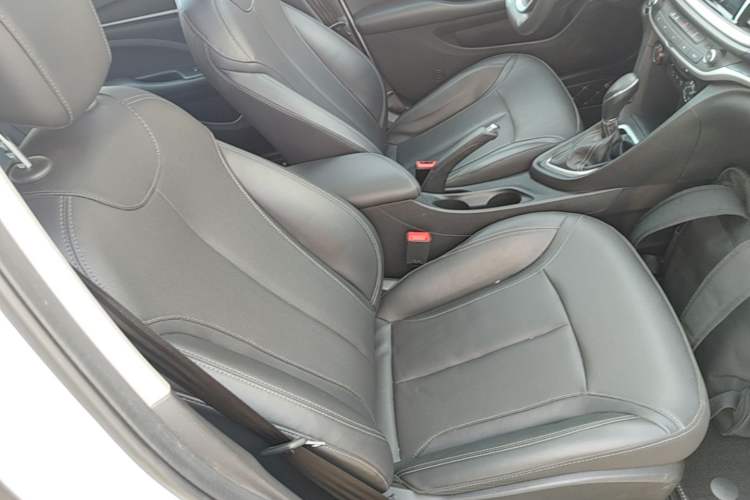 Used Buick GT 2021 Revised Version 1.3T Automatic Mild Hybrid Advanced Edition Right Front Seat