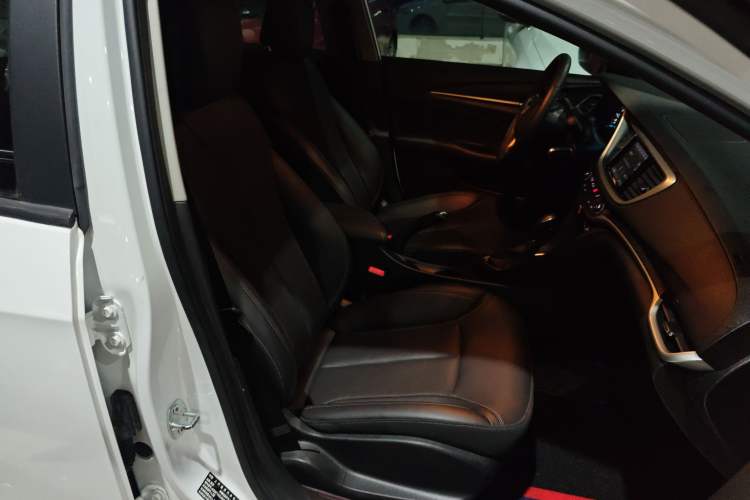 Used Buick GT 2021 Revised Version Flagship 1.5L Automatic Elite Edition Right Front Seat