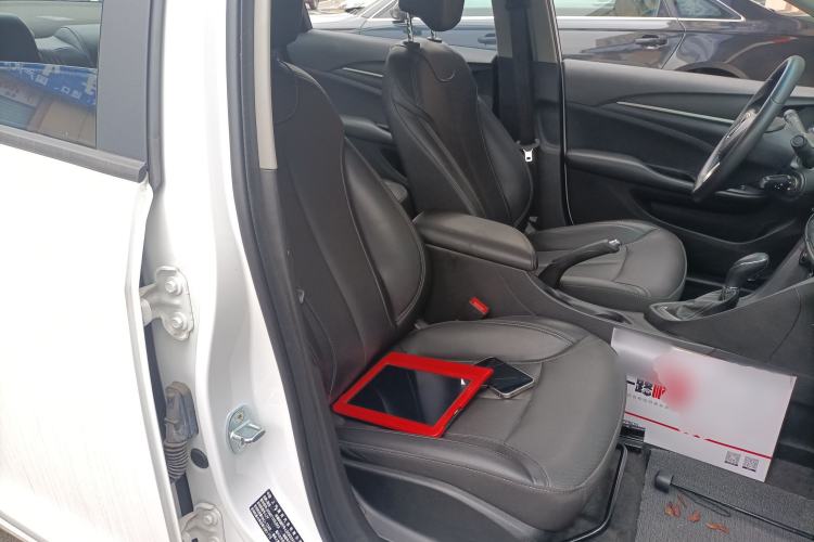 Used Buick GT 2021 Revised Version 1.3T Automatic Mild Hybrid Elite Edition Right Front Seat