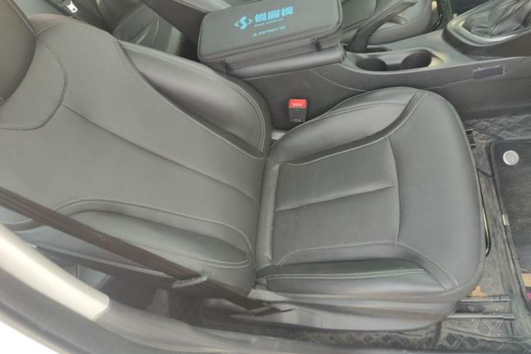 Used Buick GT 2021 1.3T Automatic Mild Hybrid Elite Version Right Front Seat