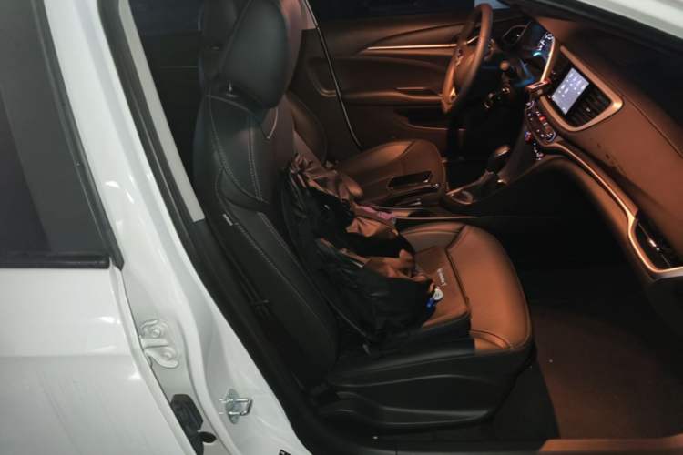 Used Buick GT 2021 Revised Version Flagship 1.5L Automatic Entry-Level Trim Right Front Seat