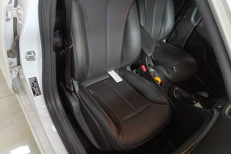 Used Buick GT 2021 Revised Version 1.3T Automatic Mild Hybrid Elite Edition Right Front Seat