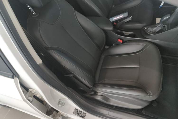 Used Buick GT 2021 Revised Version Flagship 1.5L Automatic Elite Edition Right Front Seat