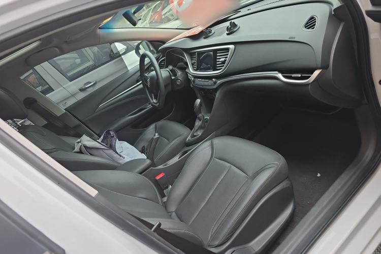 Used Buick GT 2021 Revised Version 1.3T Automatic Mild Hybrid Elite Edition Right Front Seat