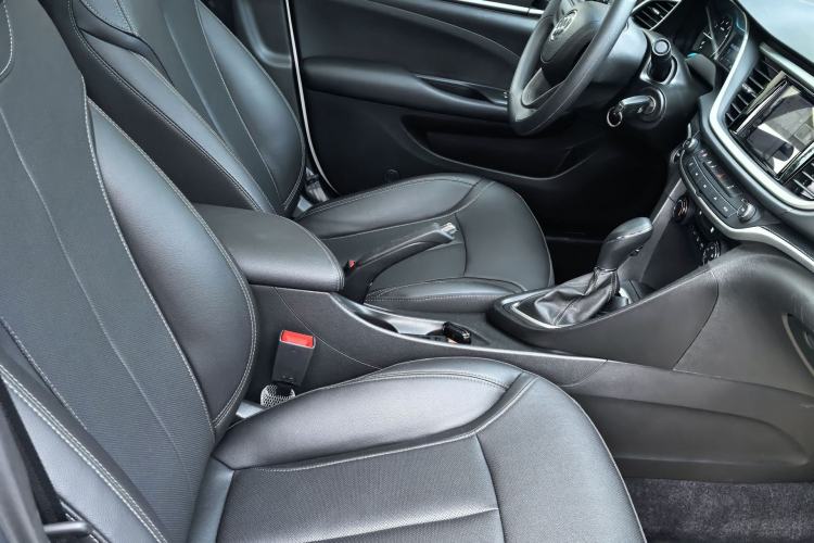 Used Buick GT 2021 1.3T Automatic Mild Hybrid Elite Version Right Front Seat