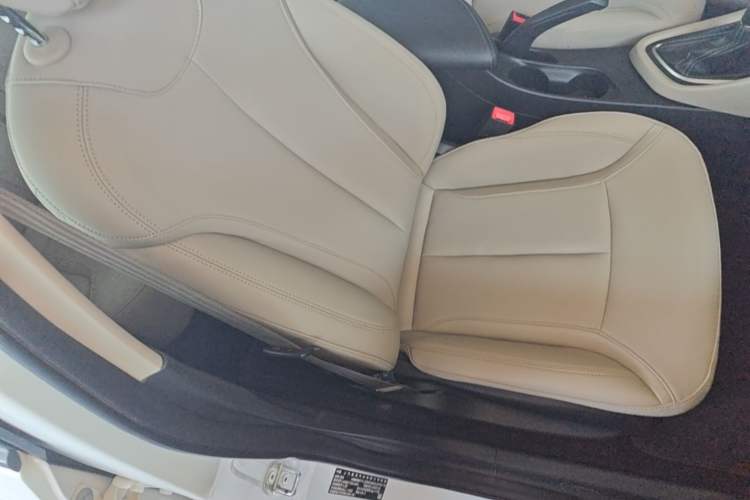 Used Buick GT 2021 Exemplar 1.5L Automatic Elite Version Right Front Seat