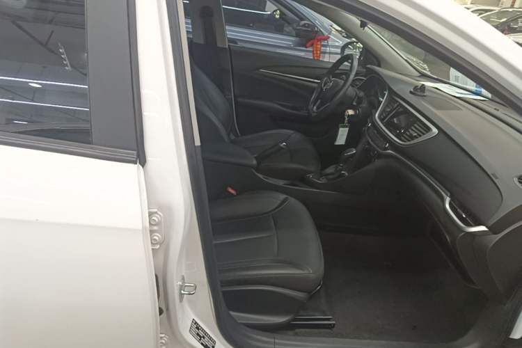 Used Buick GT 2021 Revised Version 1.3T Automatic Mild Hybrid Advanced Edition Right Front Seat