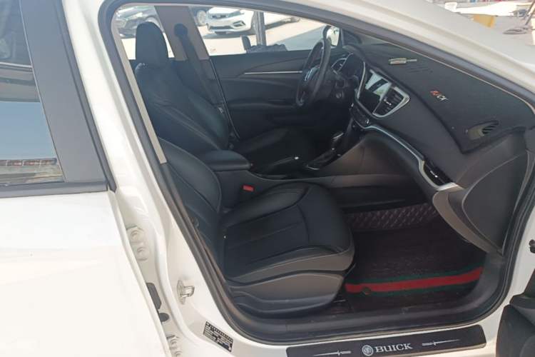 Used Buick GT 2021 1.3T Automatic Mild Hybrid Elite Version Right Front Seat