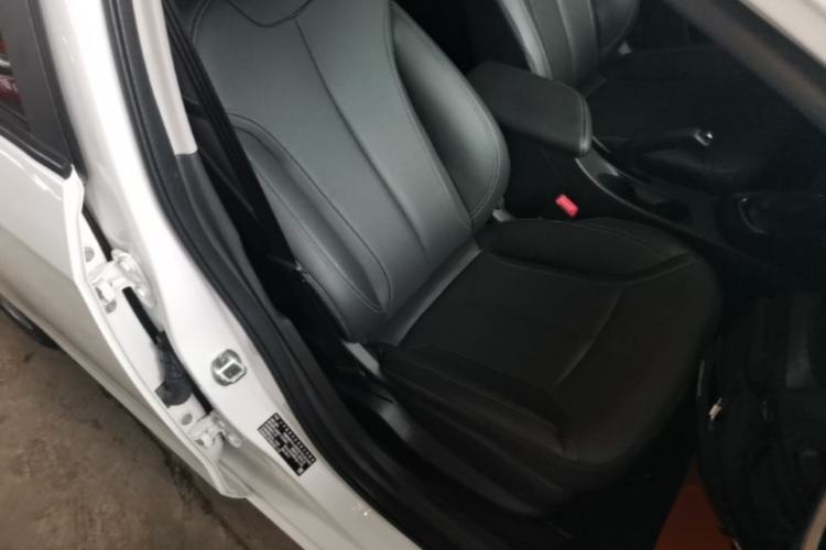 Used Buick GT 2021 1.3T Automatic Mild Hybrid Elite Version Right Front Seat