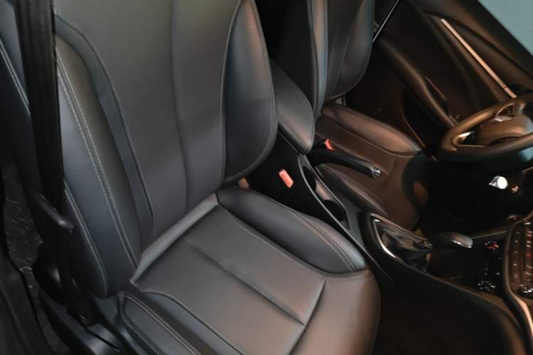 Used Buick GT 2021 Revised Version Flagship 1.5L Automatic Elite Edition Right Front Seat