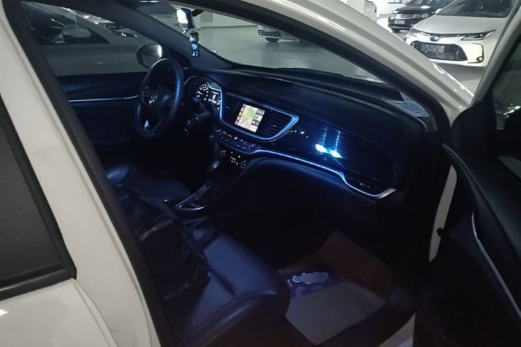 Used Buick GT 2021 Revised Version 1.3T Automatic Mild Hybrid Elite Edition Right Front Seat