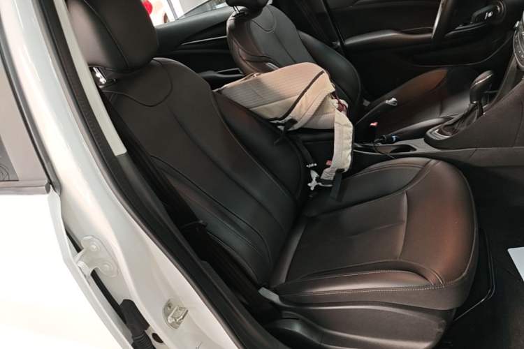 Used Buick GT 2021 Revised Version Flagship 1.5L Automatic Entry-Level Trim Right Front Seat