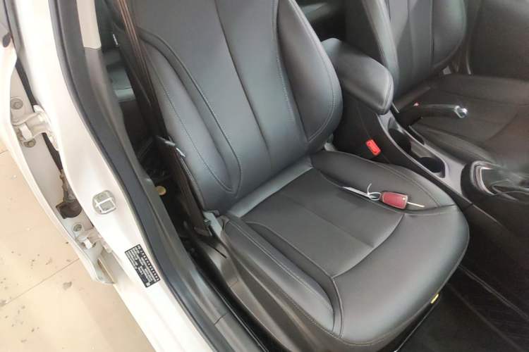 Used Buick GT 2021 Revised Version Flagship 1.5L Automatic Entry-Level Trim Right Front Seat