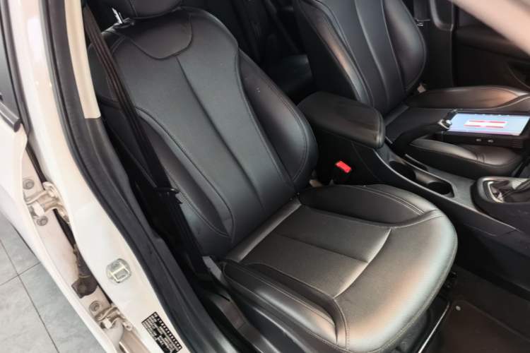 Used Buick GT 2021 Revised Version 1.3T Automatic Mild Hybrid Elite Edition Right Front Seat