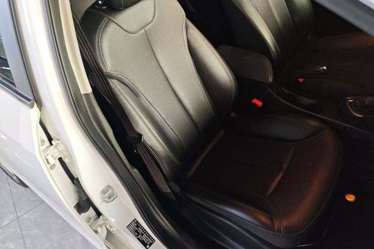 Used Buick GT 2021 Revised Version 1.3T Automatic Mild Hybrid Elite Edition Right Front Seat