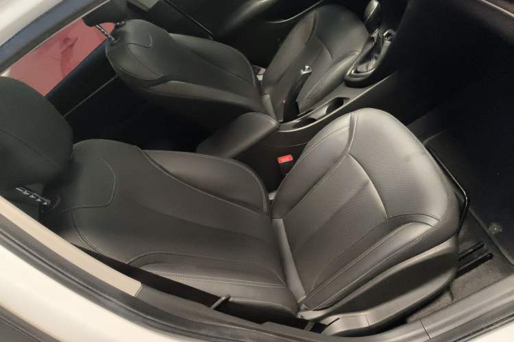 Used Buick GT 2021 Revised Version 1.3T Automatic Mild Hybrid Elite Edition Right Front Seat