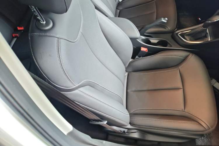 Used Buick GT 2021 Revised Version Flagship 1.5L Automatic Entry-Level Trim Right Front Seat