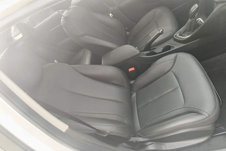 Used Buick GT 2021 Revised Version 1.3T Automatic Mild Hybrid Advanced Edition Right Front Seat