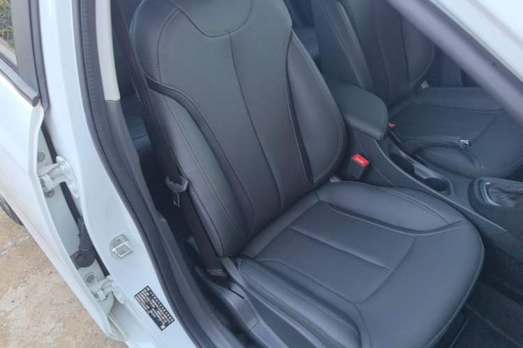 Used Buick GT 2021 Revised Version 1.3T Automatic Mild Hybrid Elite Edition Right Front Seat