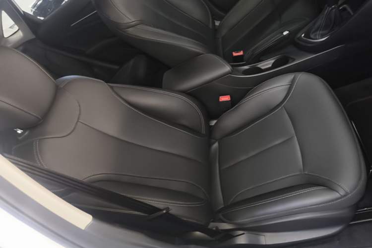 Used Buick GT 2021 Revised Version 1.3T Automatic Mild Hybrid Advanced Edition Right Front Seat