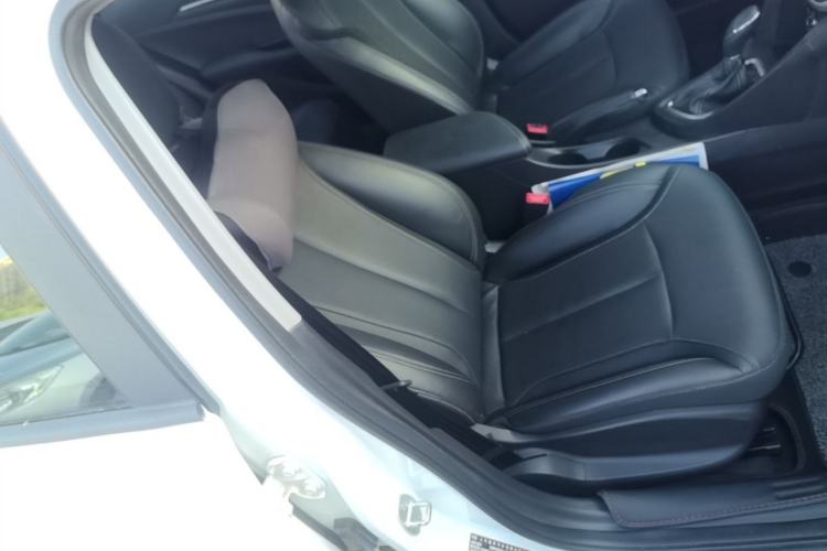 Used Buick GT 2021 1.3T Automatic Mild Hybrid Elite Version Right Front Seat