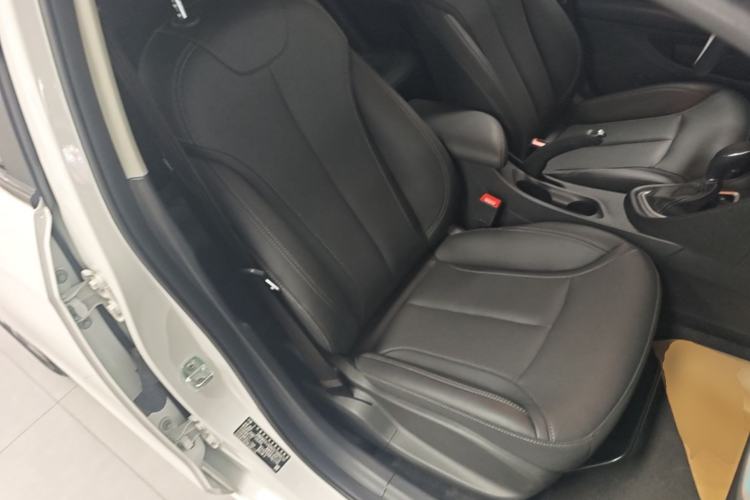 Used Buick GT 2021 Revised Version 1.3T Automatic Mild Hybrid Advanced Edition Right Front Seat