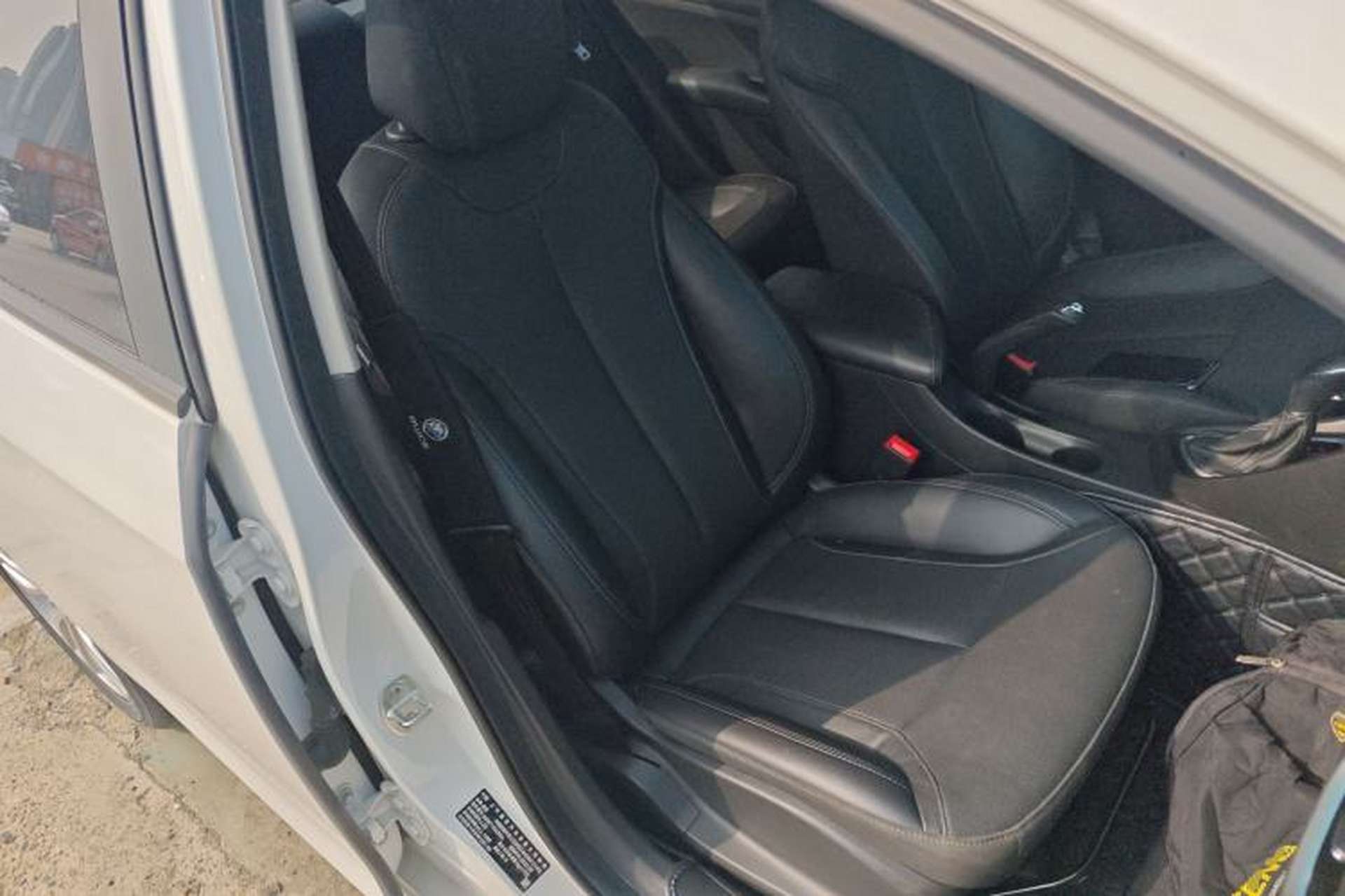 Used Buick GT 2021 Revised Version Flagship 1.5L Automatic Elite Edition Right Front Seat