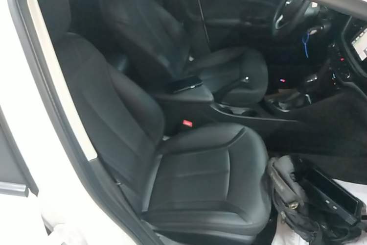 Used Buick GT 2021 Revised Version 1.3T Automatic Mild Hybrid Elite Edition Right Front Seat