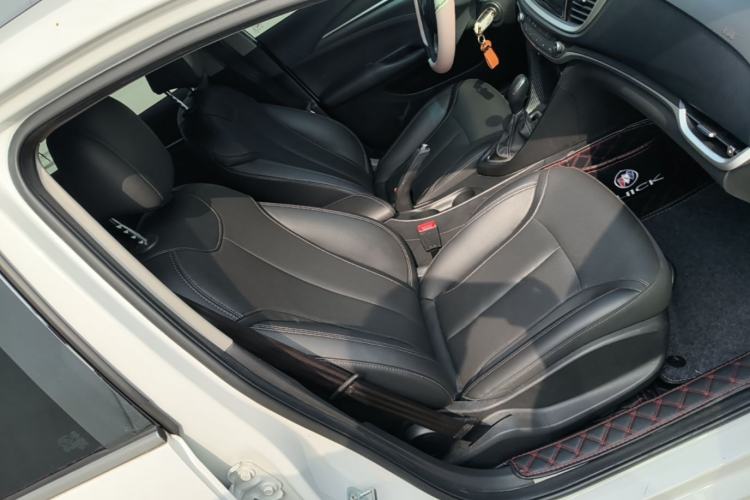Used Buick GT 2021 Revised Version 1.3T Automatic Mild Hybrid Elite Edition Right Front Seat