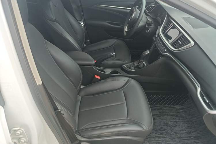 Used Buick GT 2021 Revised Version 1.3T Automatic Mild Hybrid Elite Edition Right Front Seat
