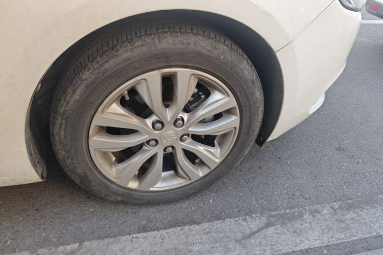 Used Buick GT 2021 Revised Version Flagship 1.5L Automatic Elite Edition Right Front Wheel Hub