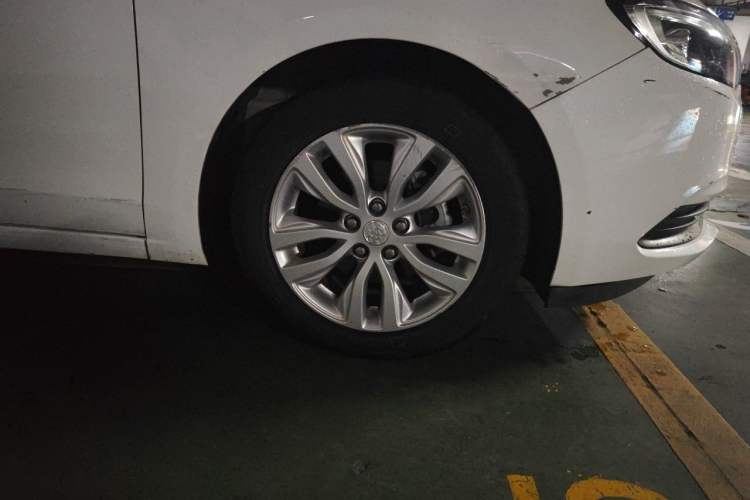 Used Buick GT 2021 Exemplar 1.5L Automatic Elite Version Right Front Wheel Hub