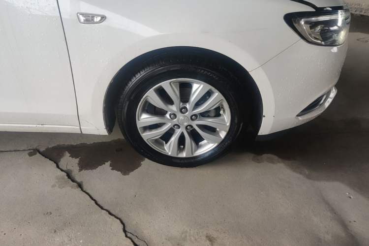 Used Buick GT 2021 Exemplar 1.5L Automatic Elite Version Right Front Wheel Hub
