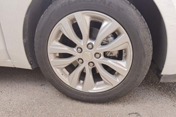 Used Buick GT 2021 Revised Version Flagship 1.5L Automatic Elite Edition Right Front Wheel Hub