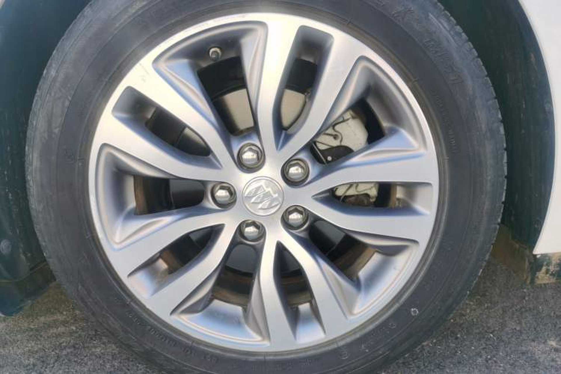 Used Buick GT 2021 1.3T Automatic Mild Hybrid Elite Version Right Front Wheel Hub