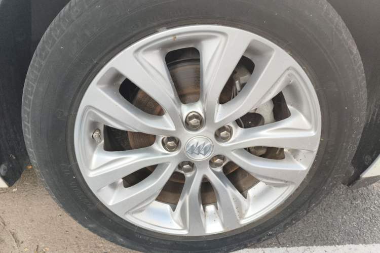 Used Buick GT 2021 Revised Version Flagship 1.5L Automatic Elite Edition Right Front Wheel Hub