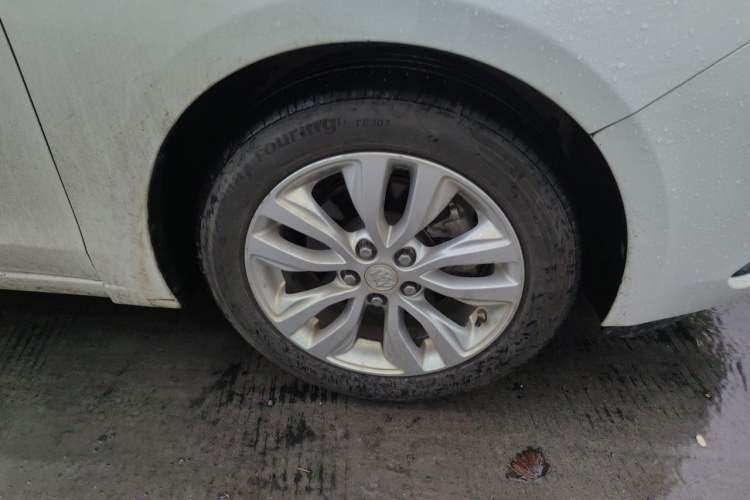 Used Buick GT 2021 Exemplar 1.5L Automatic Elite Version Right Front Wheel Hub