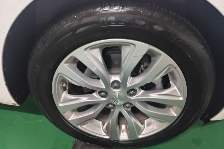 Used Buick GT 2021 Revised Version Flagship 1.5L Automatic Elite Edition Right Front Wheel Hub